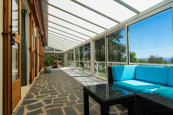 Maison d’exception à Saissac avec vue panoramique sur les Pyrénées