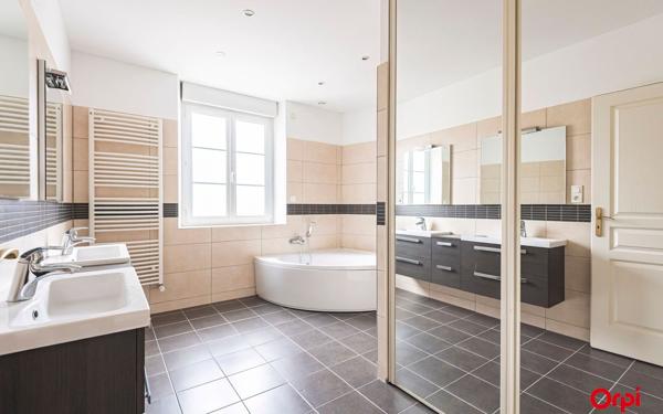 Maison à vendre    4 pièces •  Mareuil-le-Port