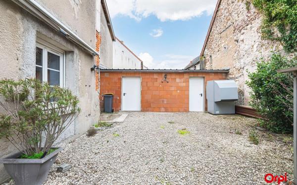 Maison à vendre    4 pièces •  Mareuil-le-Port