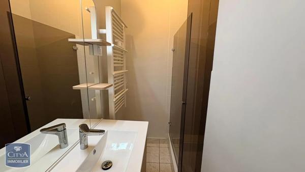 Appartement à louer 3 pièces 63.75m² Roanne (42300)
