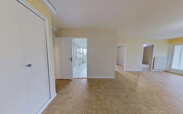 Appartement à louer    4 pièces • 79 m2 Champagne-au-Mont-d'Or