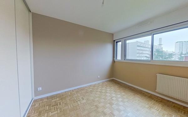 Appartement à louer    4 pièces • 79 m2 Champagne-au-Mont-d'Or