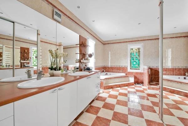 Maison à vendre 7 pièces CASTELGINEST (31)