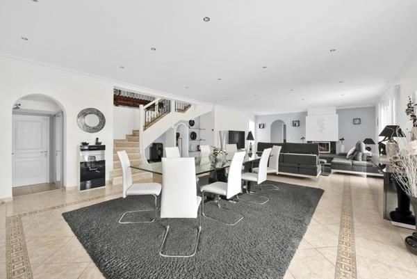 Maison à vendre 7 pièces CASTELGINEST (31)