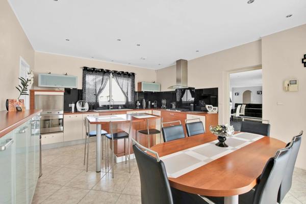 Maison à vendre 7 pièces CASTELGINEST (31)