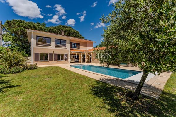 Villa familiale piscine et 50m plage