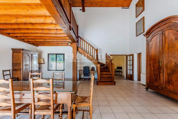 Villa familiale piscine et 50m plage