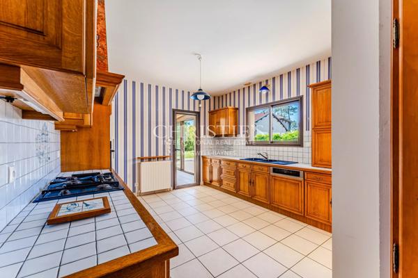 Villa familiale piscine et 50m plage