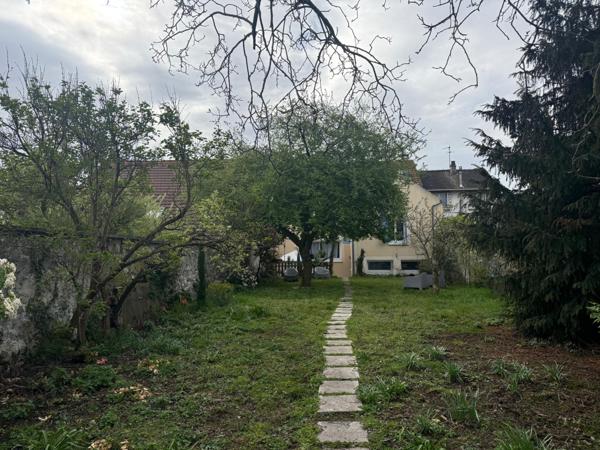 Maison de caractère + dépendance d’environ 20 m²