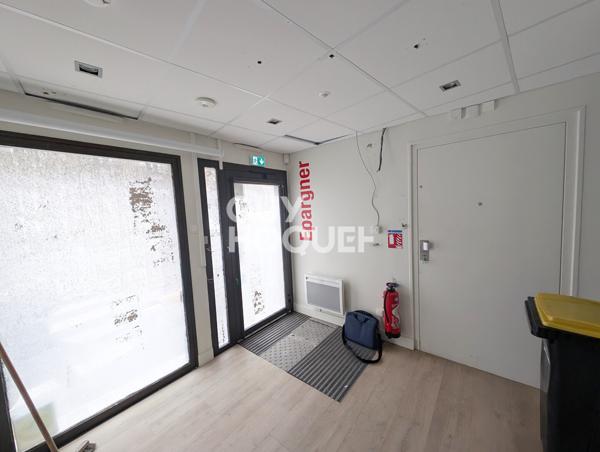 OPPORTUNITÉ INVESTISSEUR : MURS COMMERCIAUX ET HABITATION EN PLEIN CŒUR DE MERDRIGNAC