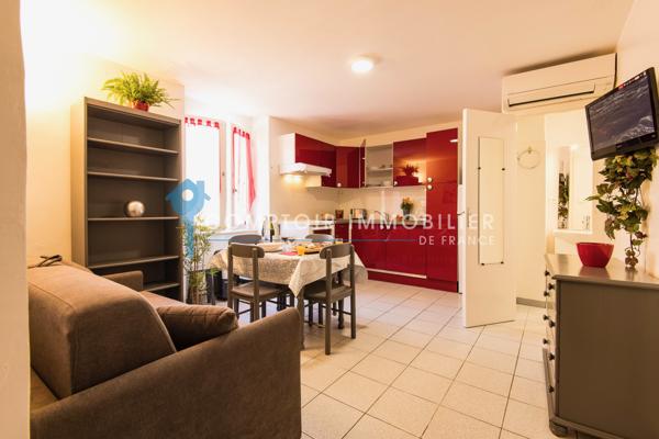 Immeuble
                                                                                                                                                
                                                                                                                                                
                                                                                                                                                
                                                    
                                                                                                                                                                                                                                                                                                                        250  m²                                                                                                                                                                                                         2 etage(s)