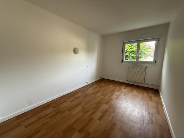 Appartement T3   70 m2   Rue Allée Pierre Grandrémy avec sta