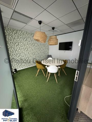 A LOUER SECTEUR AVENUE DE LA ROCHELLE 235m2 BUREAUX TRES BEL IMMEUBLE AVEC PARKINGS SANS COPROPRIETE