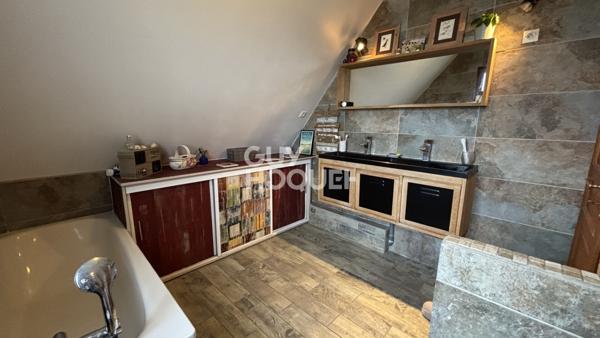 Maison de 96 m² sur un terrain de 5.34 ares