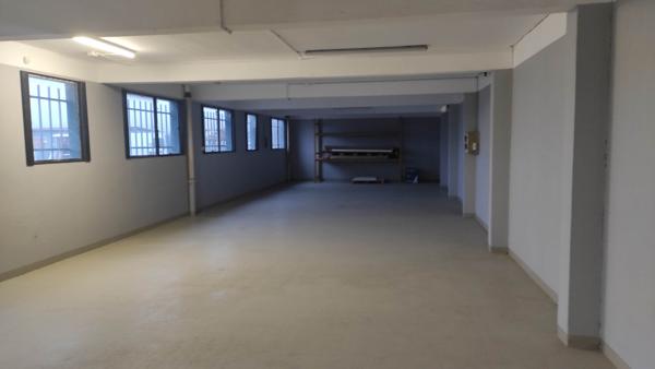 local d activité - 1017m²