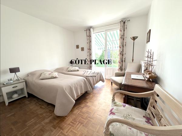 Saint-Palais-sur-Mer (17420) SAINT PALAIS / MER proche plage villa avec terrain boisé de 3800m2 - AU PRIX DE VENTE DE 819.000 € HAI