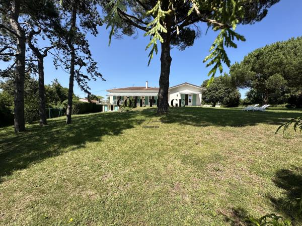 Saint-Palais-sur-Mer (17420) SAINT PALAIS / MER proche plage villa avec terrain boisé de 3800m2 - AU PRIX DE VENTE DE 819.000 € HAI