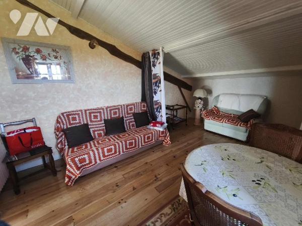 Jolie maison en pierre avec vue