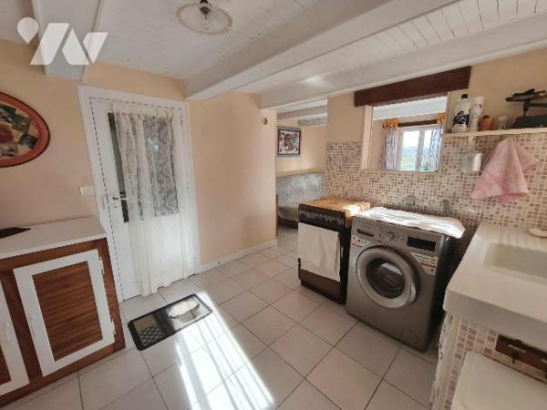 Jolie maison en pierre avec vue