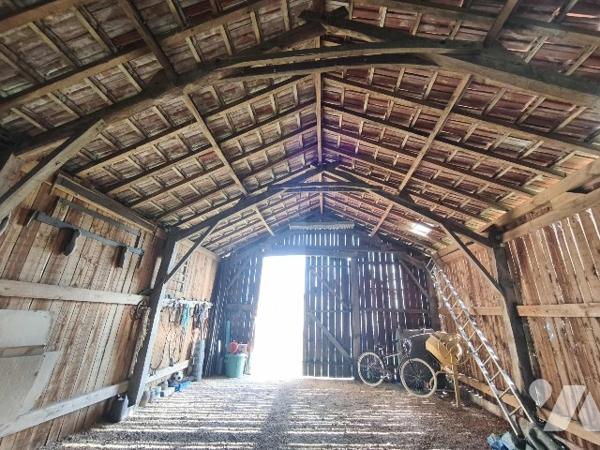 Jolie maison en pierre avec vue