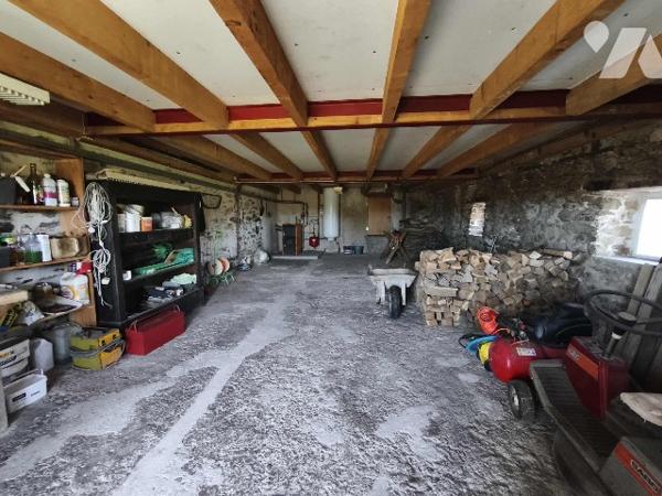 Jolie maison en pierre avec vue