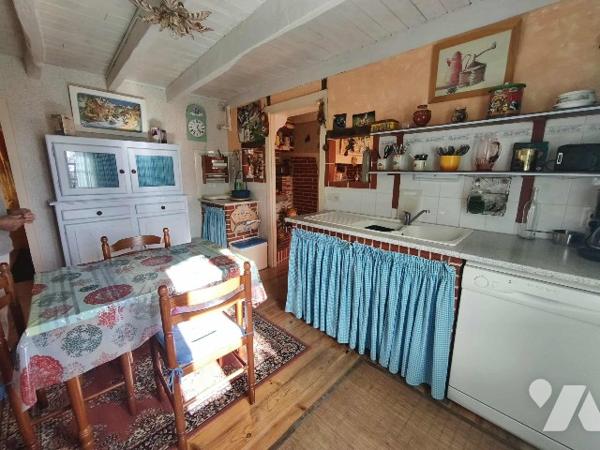 Jolie maison en pierre avec vue