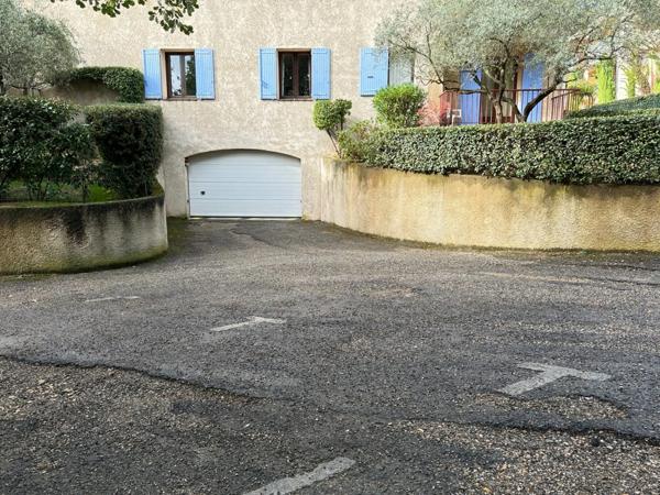 À vendre – Appartement de charme, 5 pièces à Gréoux-les-Bains, dans un cadre privilégié