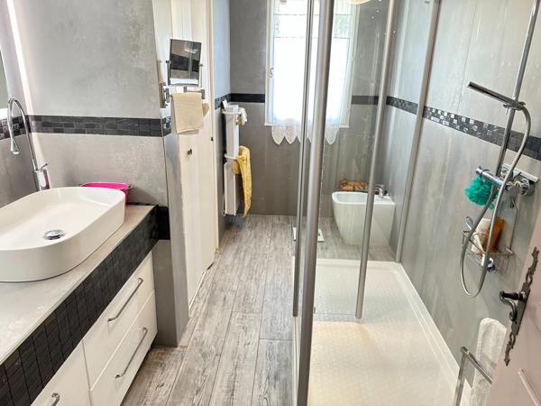 À vendre – Appartement de charme, 5 pièces à Gréoux-les-Bains, dans un cadre privilégié