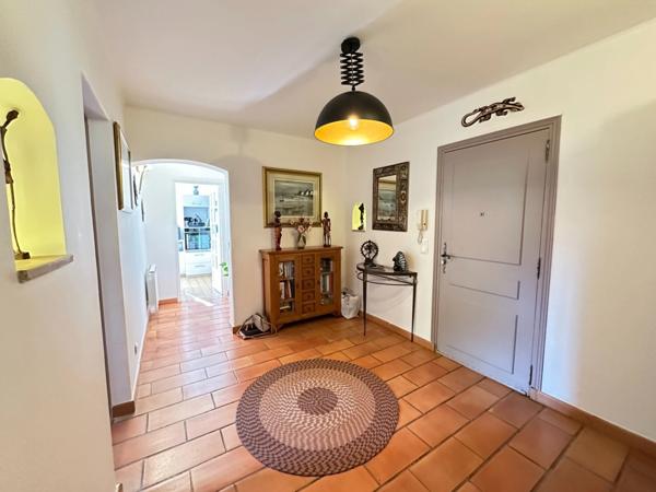À vendre – Appartement de charme, 5 pièces à Gréoux-les-Bains, dans un cadre privilégié