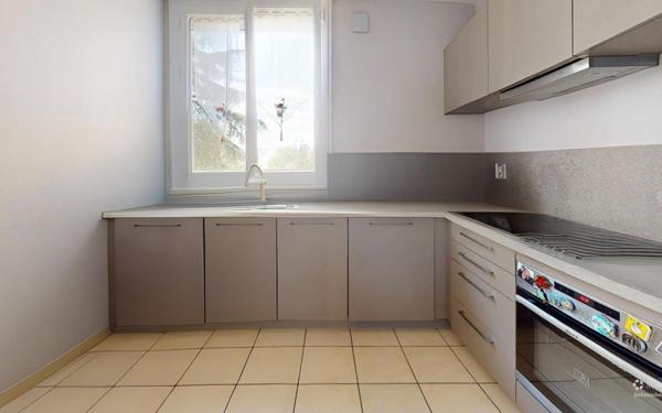 Appartement à vendre    4 pièces • 72 m2 Bron
