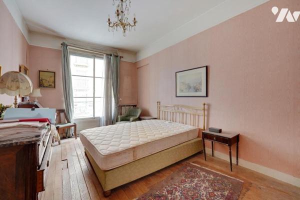 4 pièces dans belle copropriété art déco