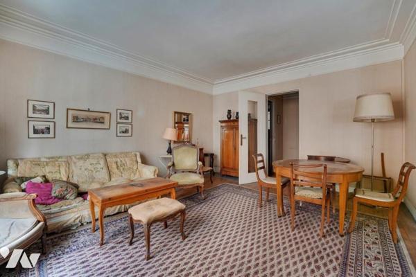 4 pièces dans belle copropriété art déco