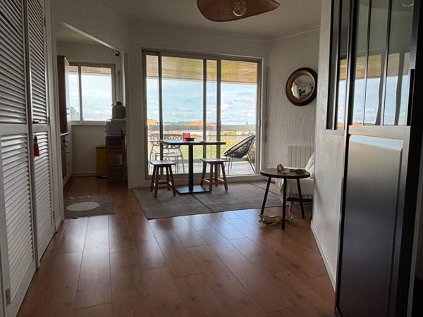 APPARTEMENT à VAUX SUR MER