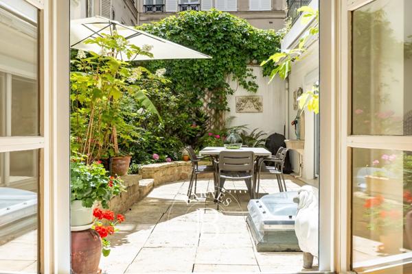 Paris 8ème, Appartement 3 Chambres -  193 m² à vendre