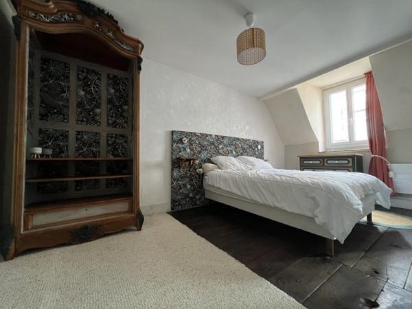 Immeuble à vendre 165 000 € Saint-Amand-Montrond 239 m² DPE D