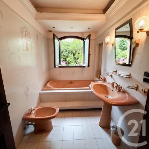 Maison à vendre  7 pièces - 220 m2 VALBONNE - 06