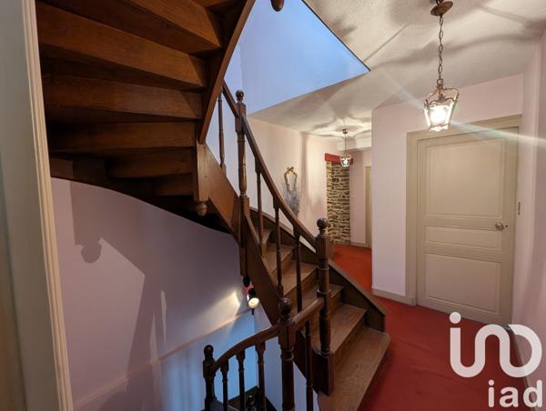 Maison de ville 7 pièces de 232 m² à Cossé-le-Vivien (53230)