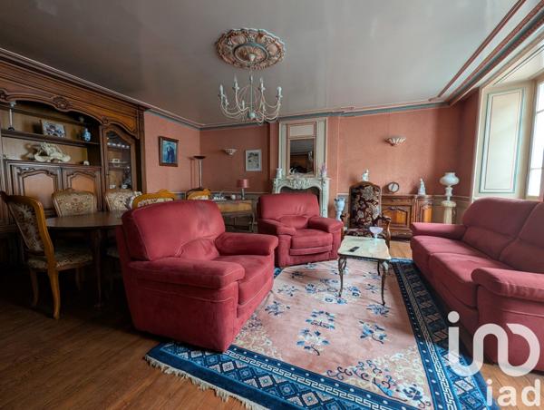 Maison de ville 7 pièces de 232 m² à Cossé-le-Vivien (53230)