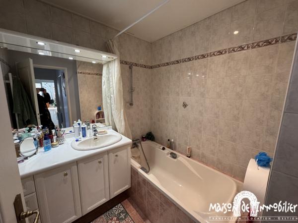 Location Appartement en résidence - 3 pièces - 77m² - COGNAC Quartier Théâtre