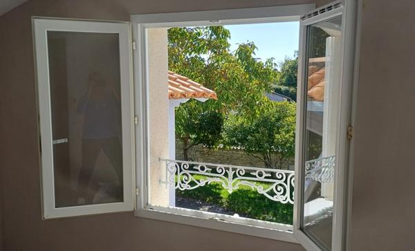 Maison à vendre 5 pièces, terrain d'env 1900 m2, 2 garages ROULLET SAINT ESTEPHE (16)