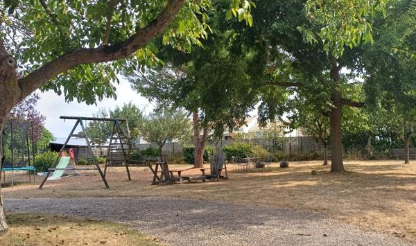 Maison à vendre 5 pièces, terrain d'env 1900 m2, 2 garages ROULLET SAINT ESTEPHE (16)