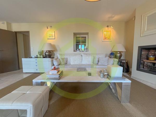 Appartement à MOUGINS (06250)
