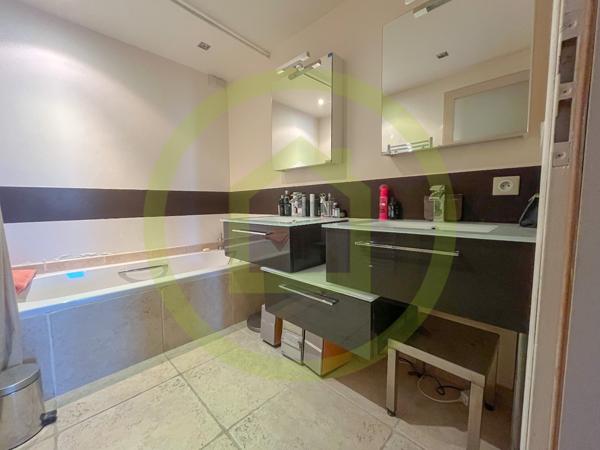 Appartement à MOUGINS (06250)