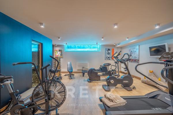 Bordeaux Caudéran - 1ère ligne face au Parc Bordelais, 420 m² signés Philippe Ducos