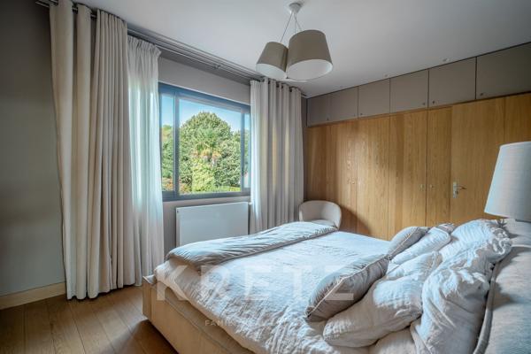 Parc Bordelais – Propriété d’architecte de 390 m², 4 suites, piscine et garage