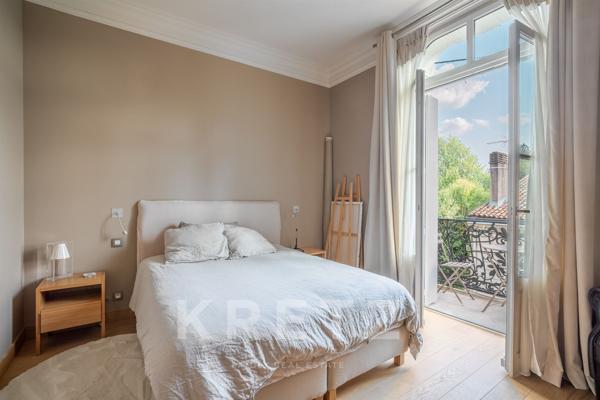 Parc Bordelais – Propriété d’architecte de 390 m², 4 suites, piscine et garage