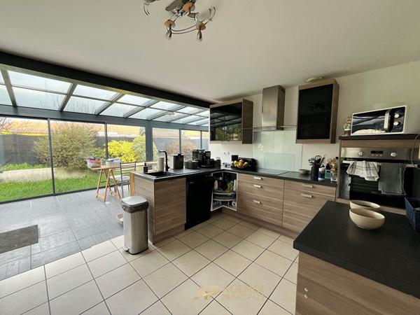 Maison Puilboreau 5 pièce(s) 148 m2 €499 000 ** - Référence AM690