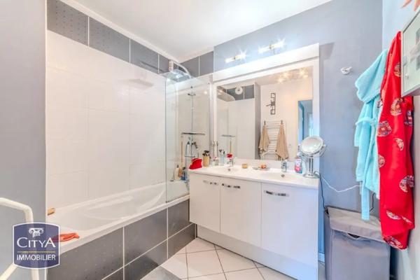Appartement à vendre 4 pièces 81m² Albigny-sur-Saône (69250)