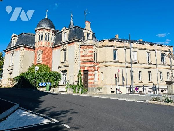 ST-GALMIER Château 19è à rénover intégralement. Projet Résidence sénior /Chbre d'hôtes