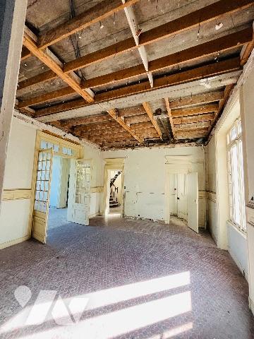 ST-GALMIER Château 19è à rénover intégralement. Projet Résidence sénior /Chbre d'hôtes